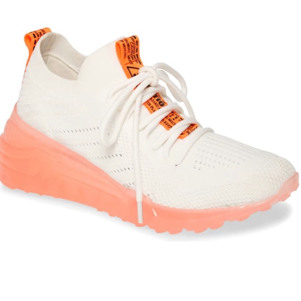 Steve Madden Cello Sneaker